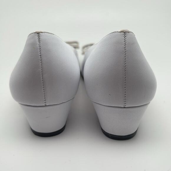 Salvatore Ferragamo Women’s White Shoes Size 7 1/2 AA - Picture 9 of 15
